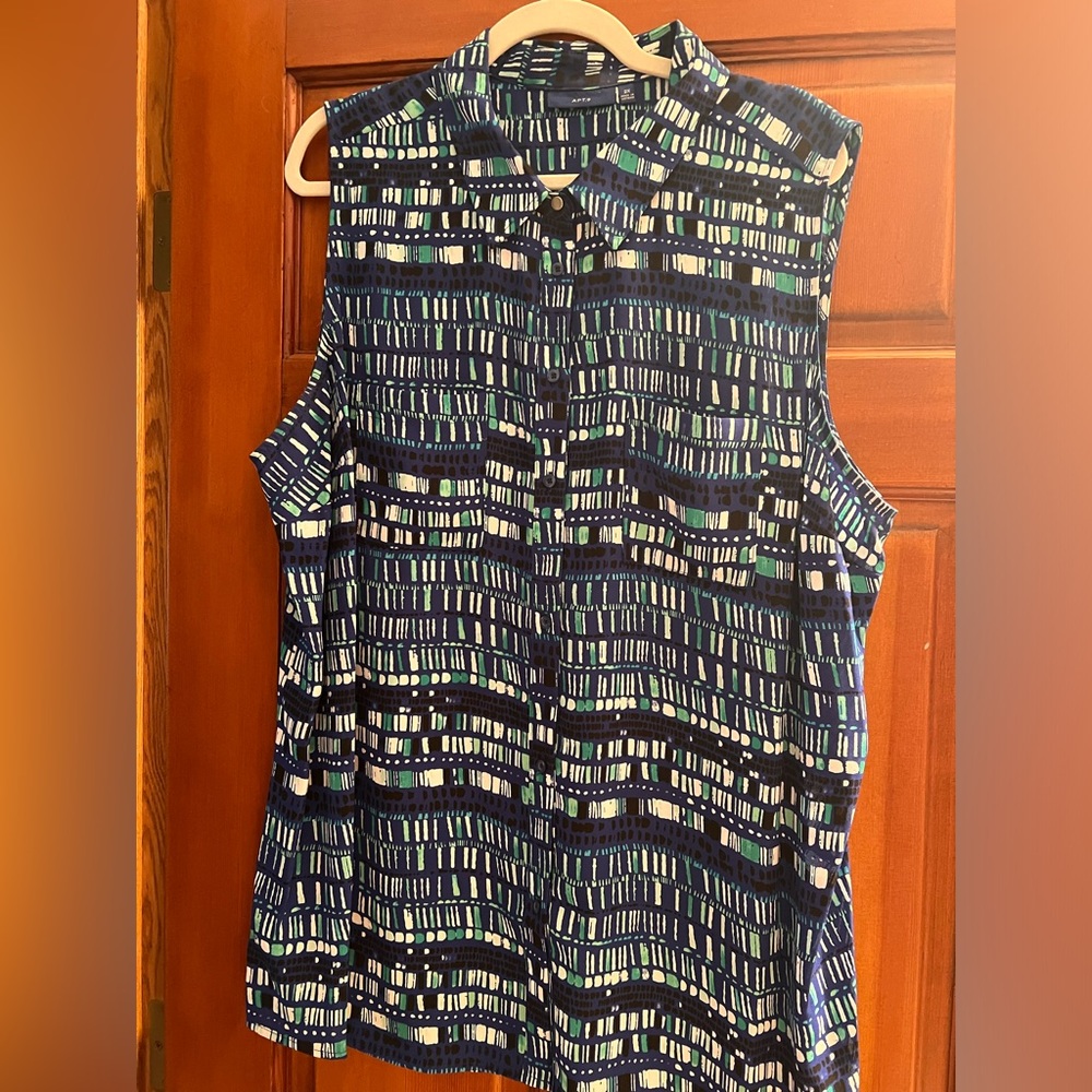 Apt. 9 sleeveless button blouse in 2X.